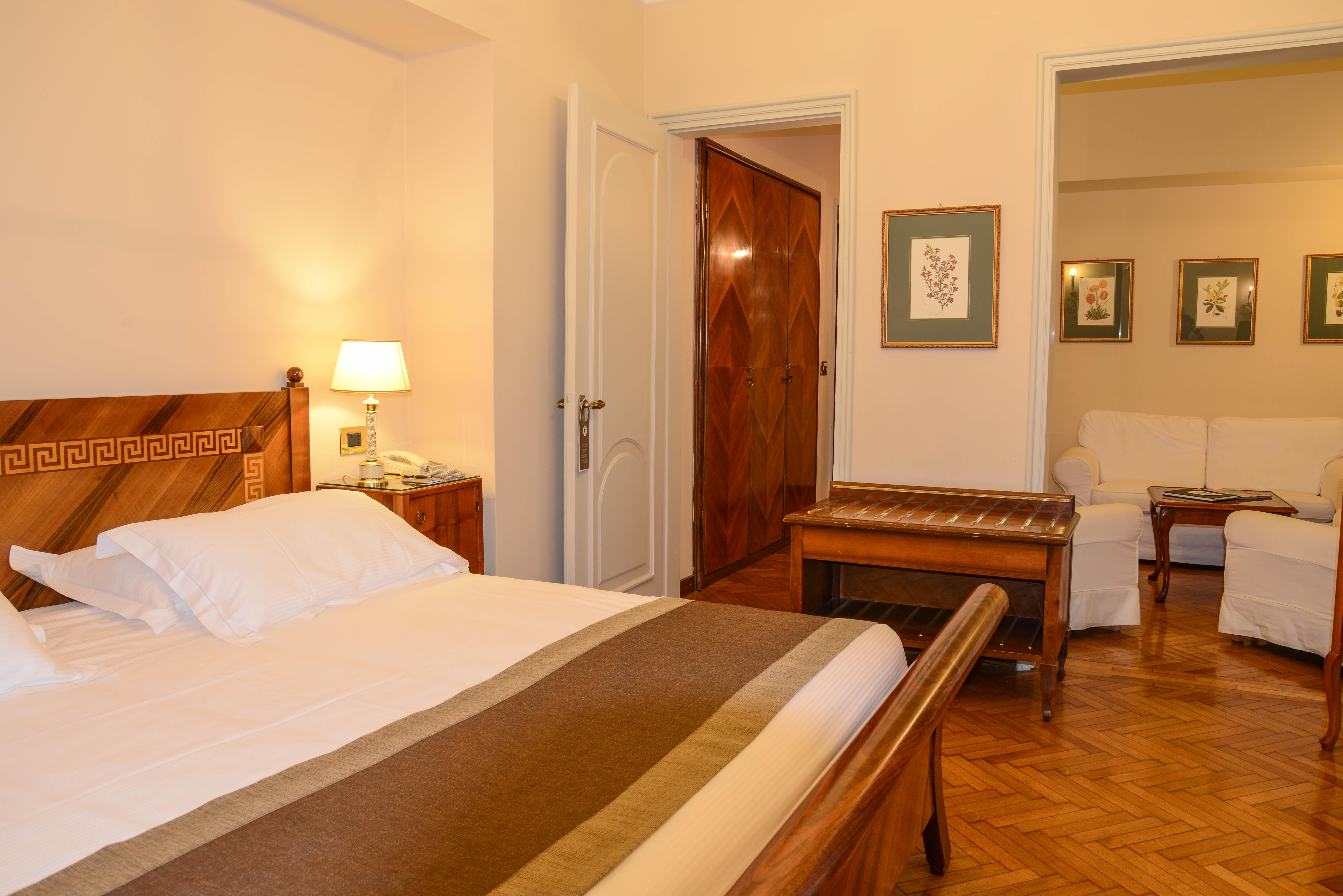 Hotel Vittoria Brescia Exterior foto A room at the hotel